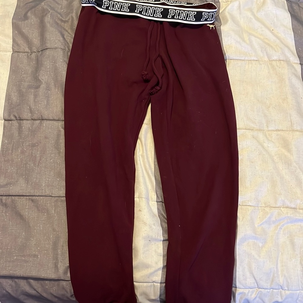 pink marron sweats